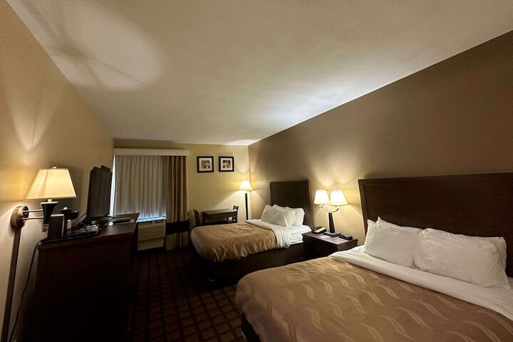 Room 11 of 30