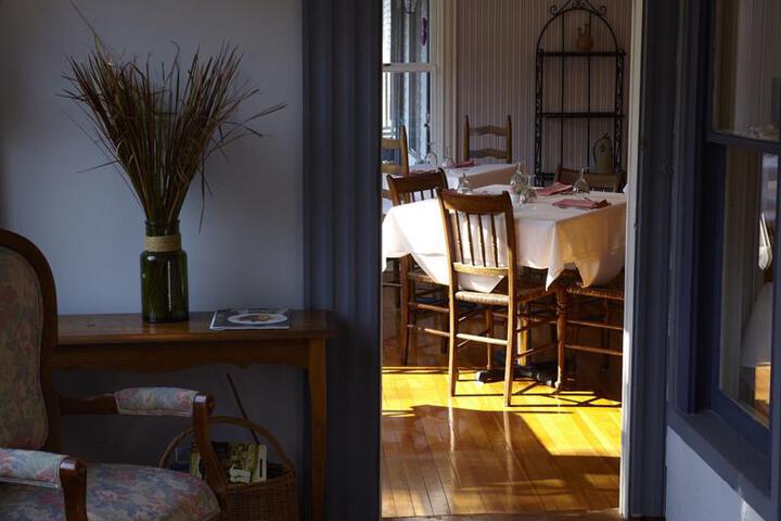 THE ANDRIE ROSE INN