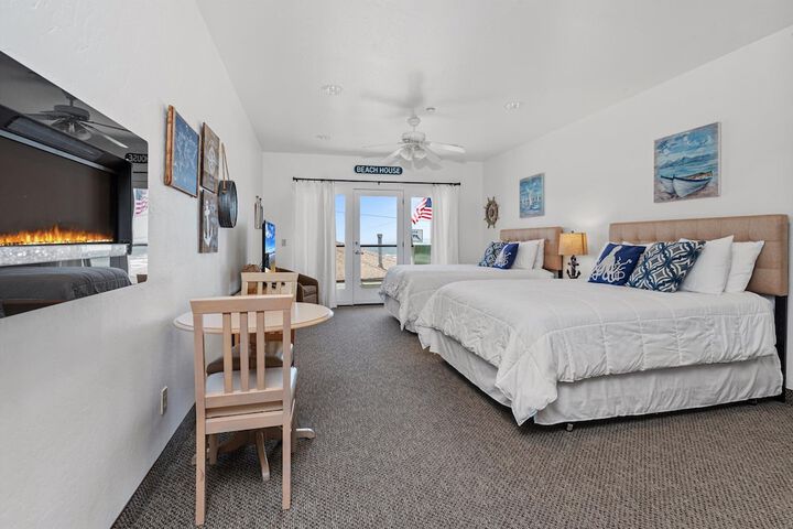 Beach House Inn & Suites
