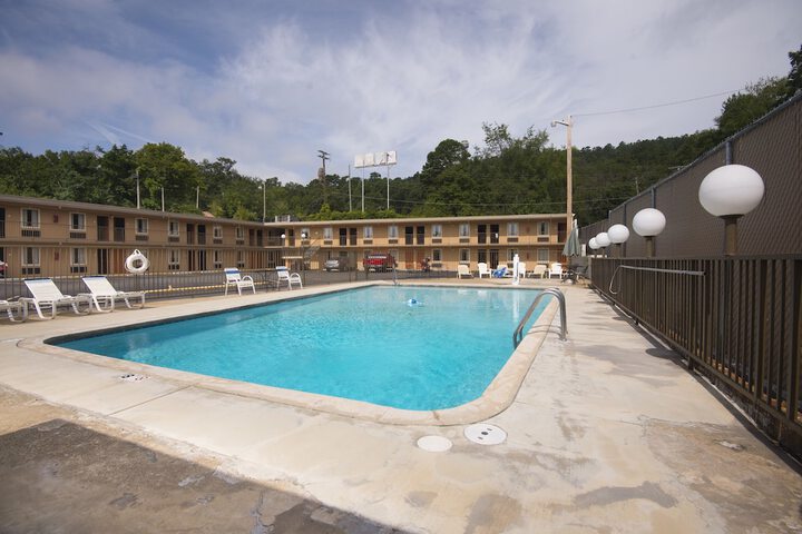 Pool 7 of 35