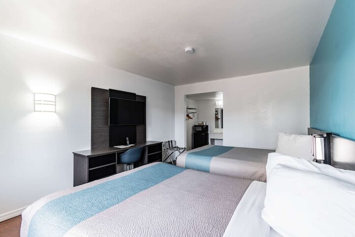Room 12 of 22