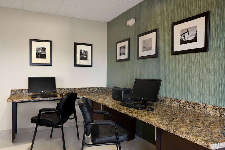 Business Center 23 of 23