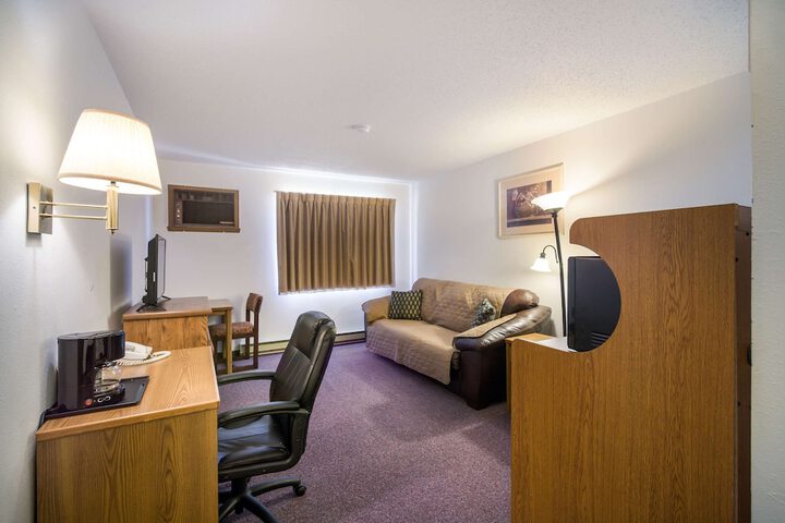 Room 16 of 33