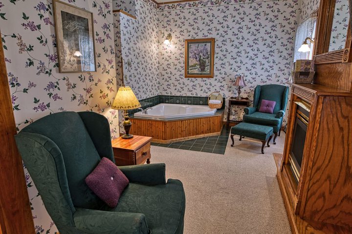 Rockwell Falls Inn and Wine Bar