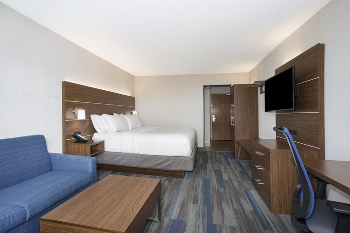 Room 22 of 38