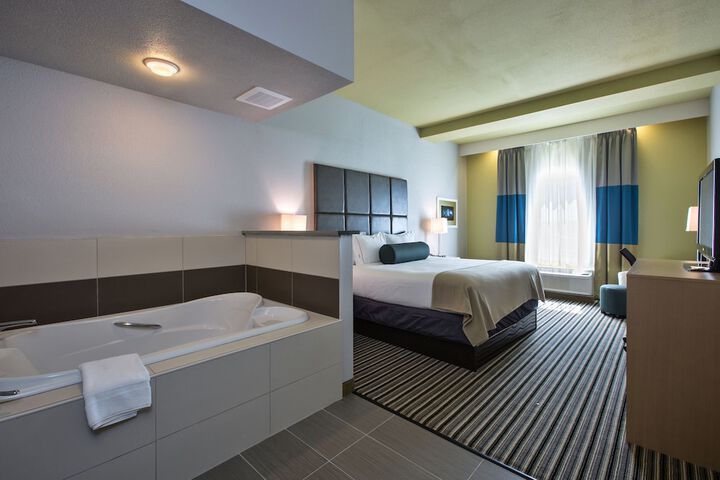 Holiday Inn Express Hotel & Suites Carlisle-Harrisburg Area by IHG