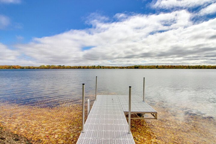Pearl Lake Retreat w / Dock & Stunning Views!