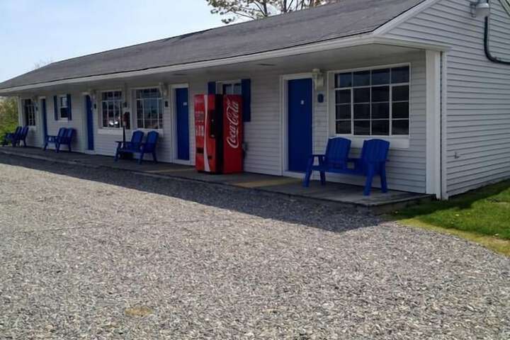 Isleview Motel and Cottages