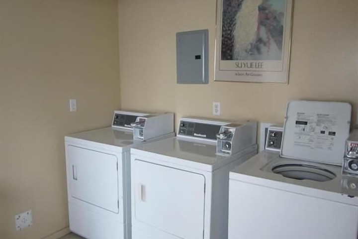 Room 15 of 27