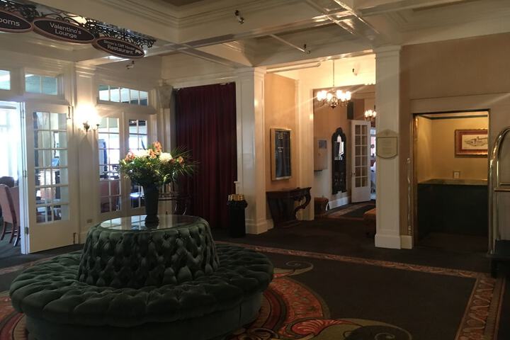 Columbia Gorge Hotel and Spa
