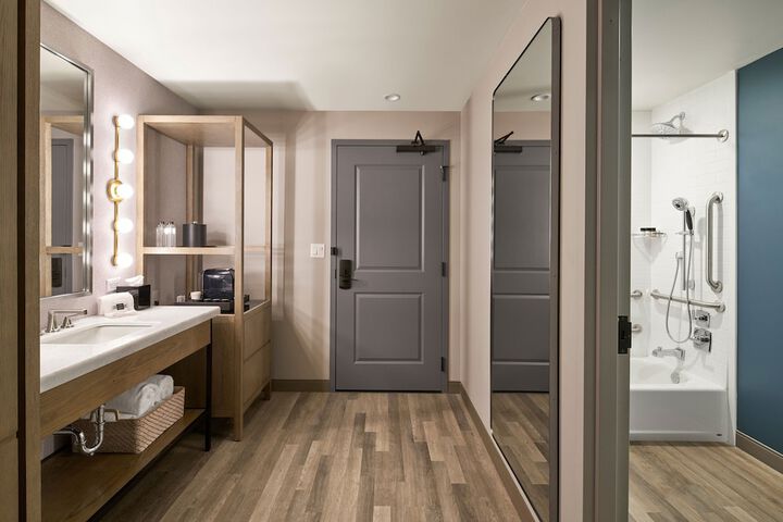 Room 19 of 60