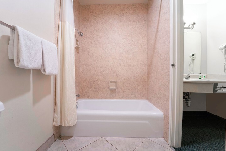 Room 54 of 96