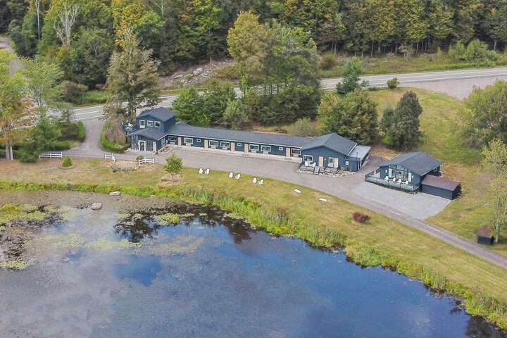 Lakelyn Lodge