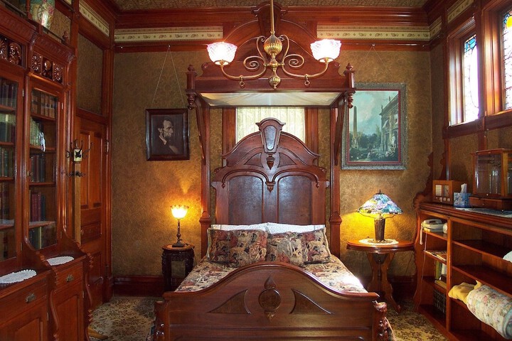 Room 26 of 42