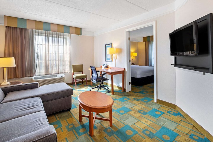 La Quinta Inn & Suites by Wyndham Ft. Lauderdale Plantation