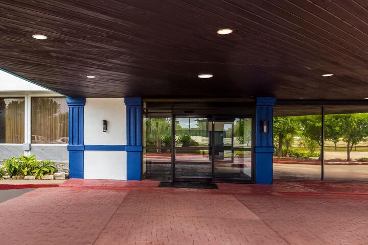 Red Roof Inn Lake Jackson