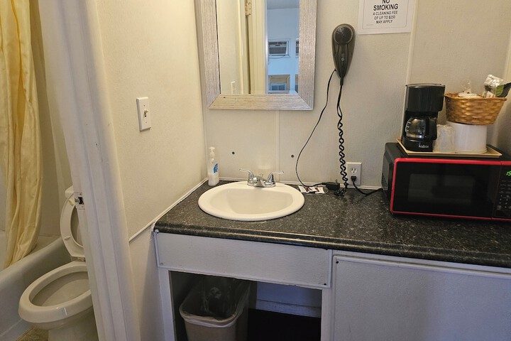 Room 34 of 38