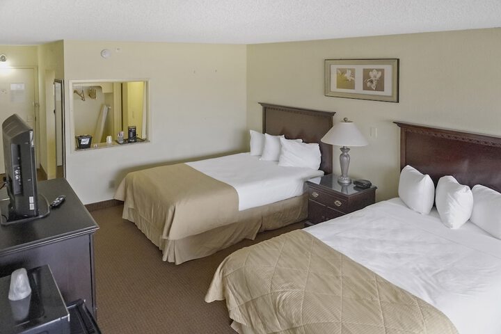 Room 8 of 17