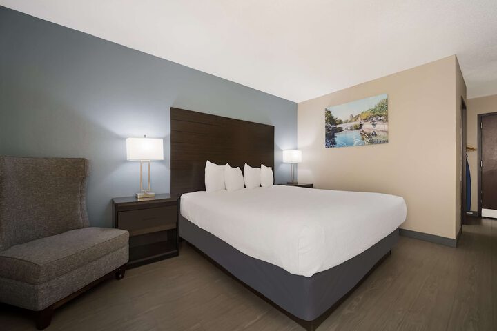 Room 18 of 31
