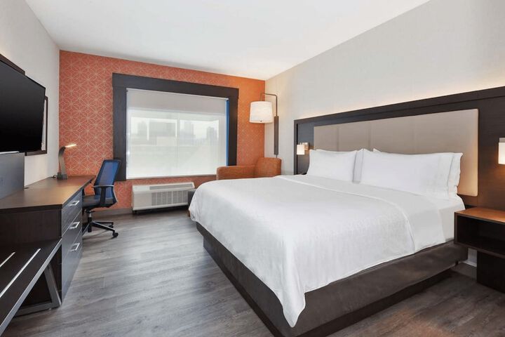 Room 16 of 36