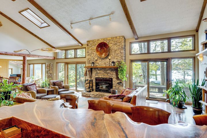 Luxe Poconos Pines Home w / Beach + Amenities!