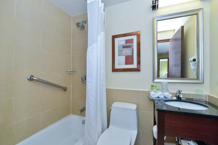 Room 12 of 29