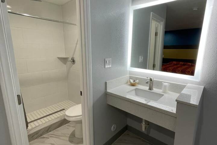 Room 19 of 28