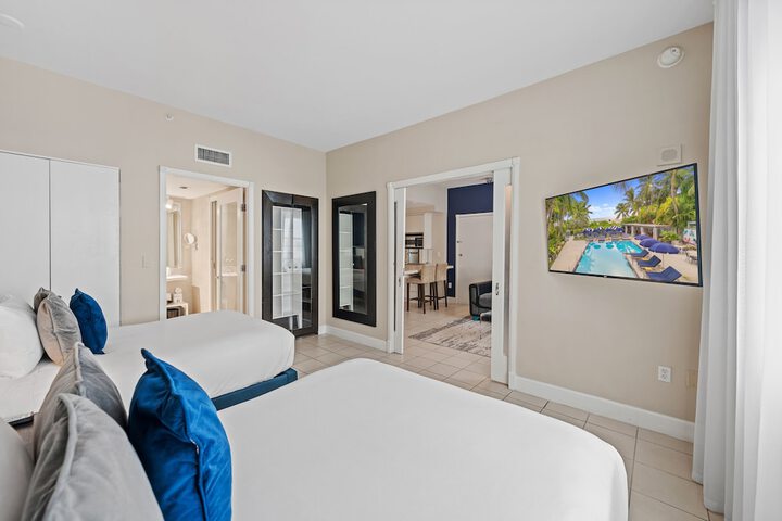 Room 34 of 108