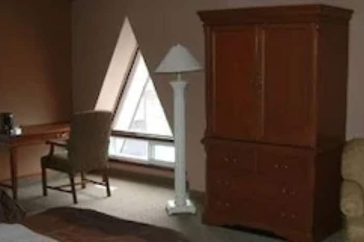 Talbot Trail Inn & Suites