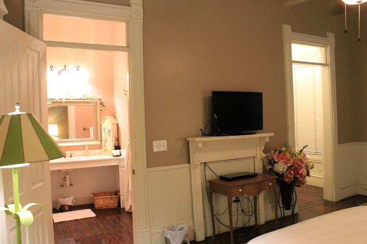Room 28 of 45