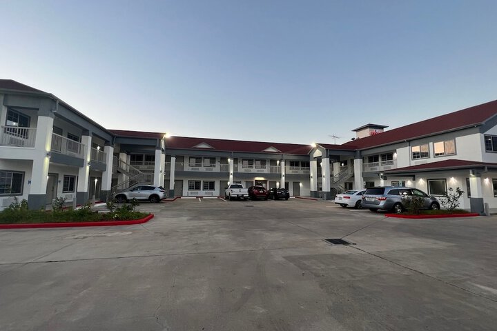 Hotel 4 of 35