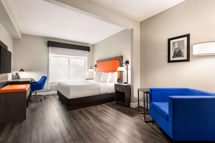 Room 14 of 36