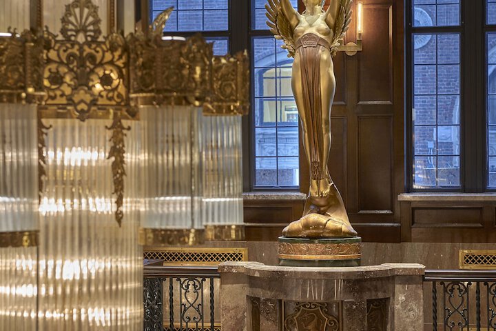 Hotel Phillips Kansas City Curio Collection by Hilton