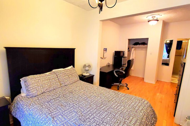 Room 9 of 17