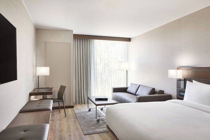 Room 32 of 55