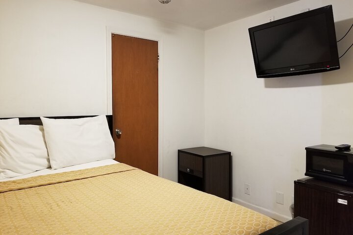 Room 18 of 24