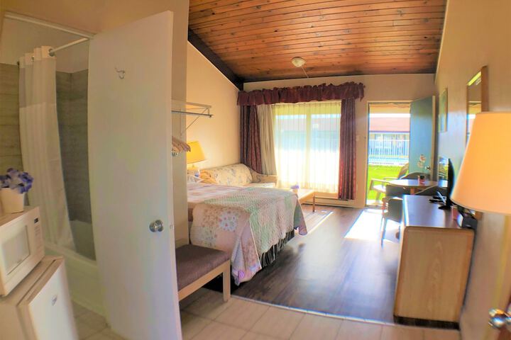 Room 27 of 82