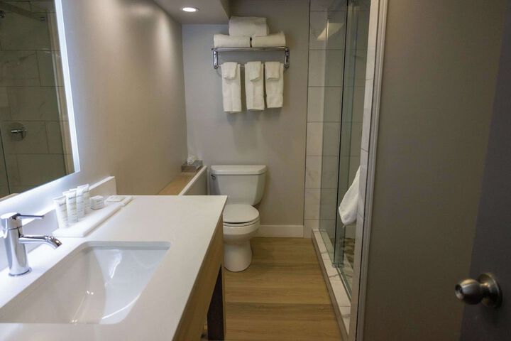 Room 15 of 48