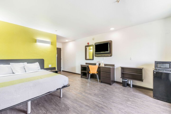Room 32 of 45