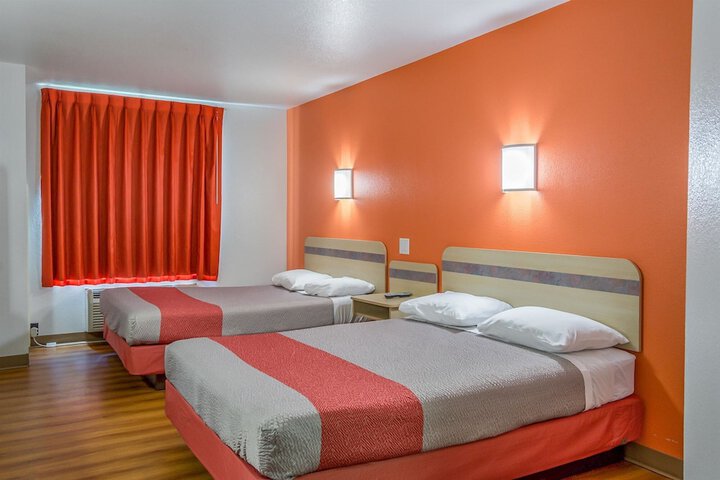 Motel 6 Redmond OR