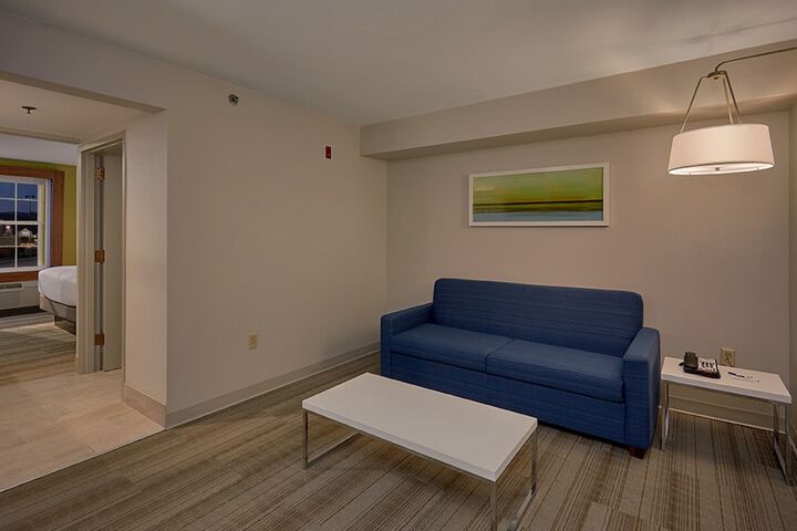 Room 15 of 38