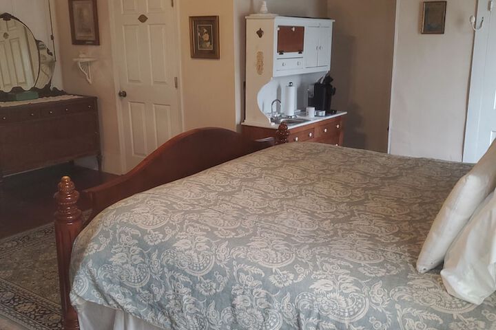 Room 28 of 63