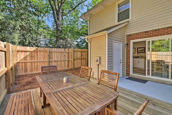 Downtown Southern Pines Townhome With Deck!