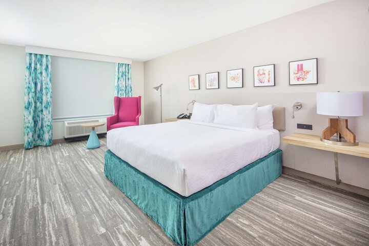 Room 14 of 33