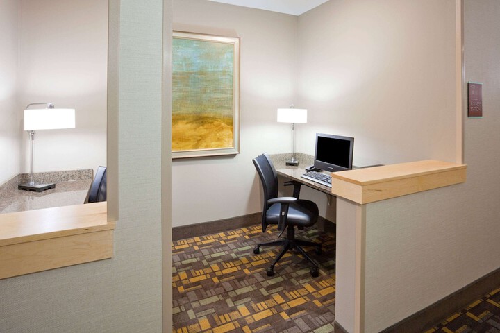 Business Center 31 of 31