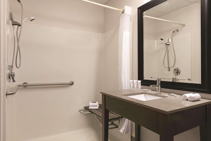 Room 15 of 24