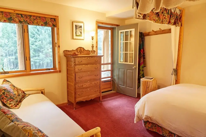 Bear Creek Lodge Montana