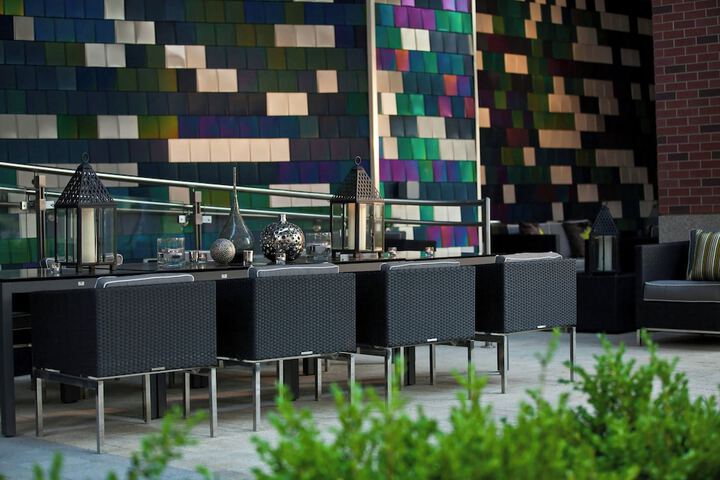 Renaissance Arlington Capital View Hotel