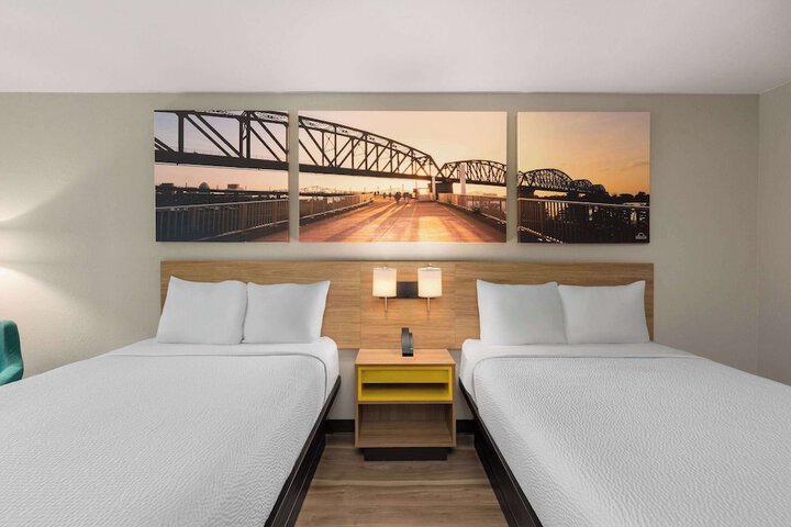 Room 18 of 28