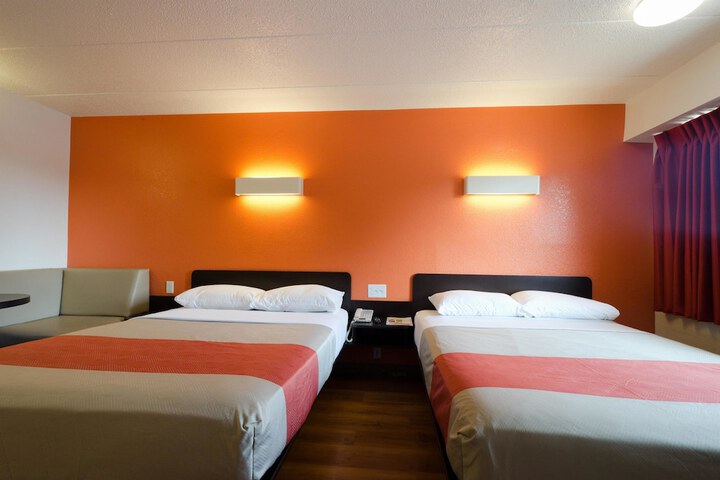 Room 23 of 29